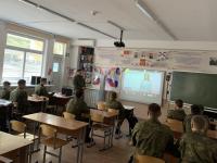 УЧИМСЯ ВОЕННОМУ ДЕЛУ НАСТОЯЩИМ ОБРАЗОМ
